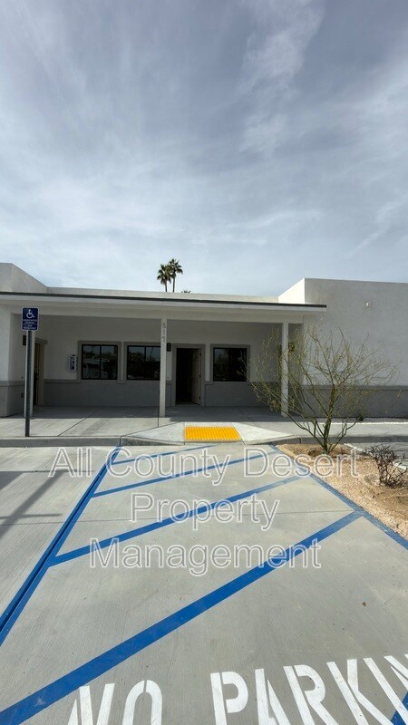 517 S Mountain View Dr in Palm Springs, CA - Building Photo - Building Photo