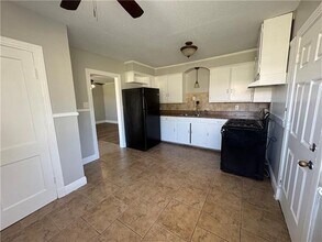 1010 Isbell St in Gretna, LA - Building Photo - Building Photo