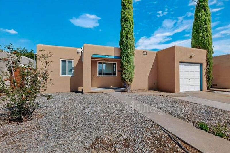 1028 Princeton Dr NE in Albuquerque, NM - Building Photo