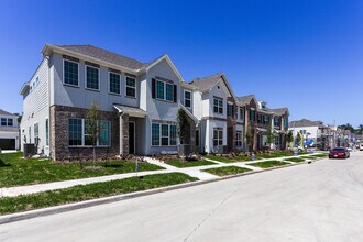 Clearwater at Balmoral in Atascocita, TX - Foto de edificio - Building Photo