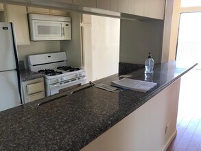 516 Glenrock Ave in Los Angeles, CA - Building Photo - Building Photo