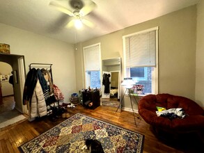 1406 N Campbell Ave, Unit 2 in Chicago, IL - Foto de edificio - Building Photo