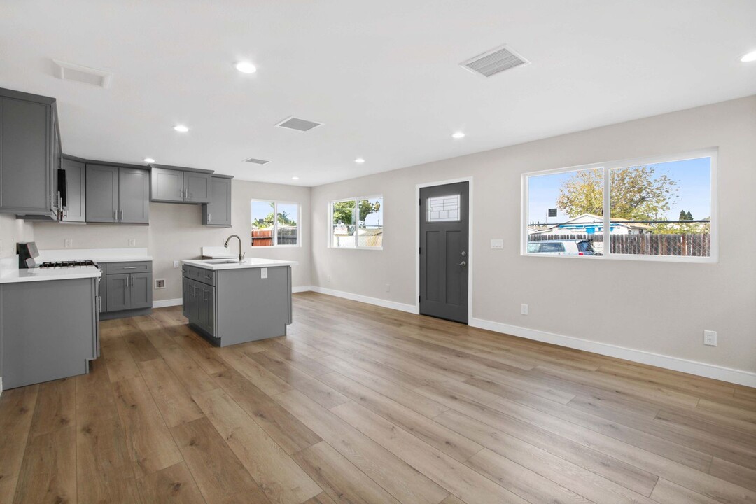 13392 Magnolia St, Unit 13396 in Garden Grove, CA - Foto de edificio