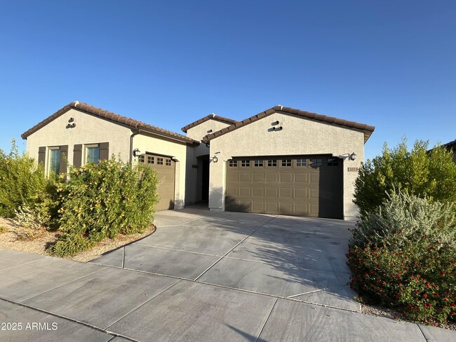 property at 2015 W Sleepy Ranch Rd
