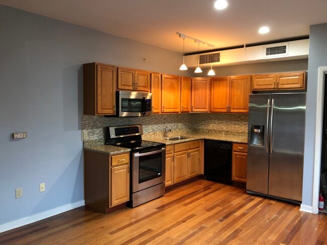 11 W 2nd St, Unit 303 in Bethlehem, PA - Building Photo - Building Photo