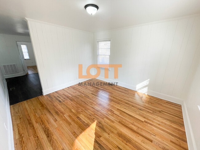 205 King St in Greenville, SC - Foto de edificio - Building Photo