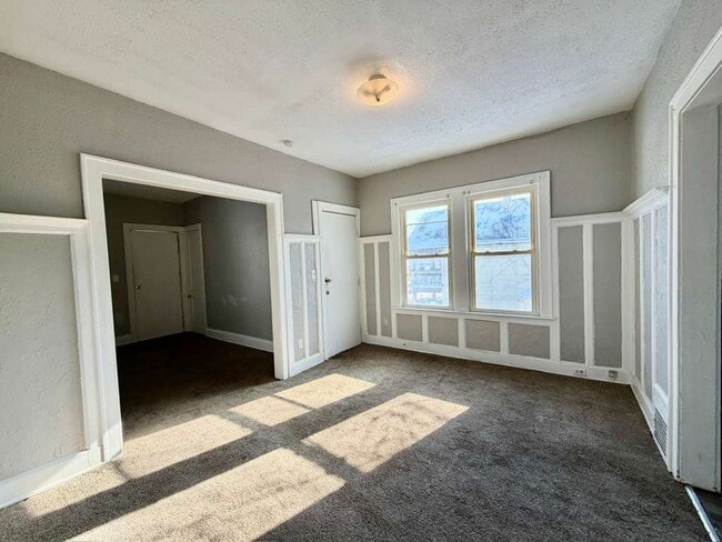 618 E 97th St in Cleveland, OH - Foto de edificio - Building Photo