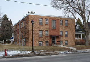 2324 Glenwood Ave N in Minneapolis, MN - Foto de edificio - Building Photo