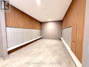 1 Quarrington Ln in North York, ON - Building Photo - Building Photo