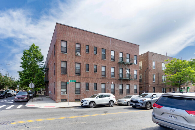 2 Doscher St in Brooklyn, NY - Foto de edificio - Building Photo