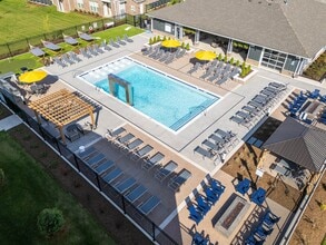 Viridian Apartments in Bowling Green, KY - Foto de edificio - Building Photo