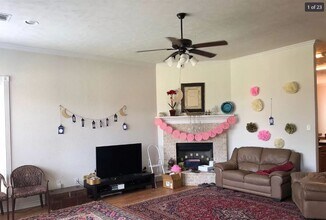 906 Barchetta Dr in College Station, TX - Building Photo - Building Photo