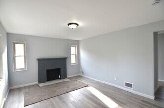 7301 Brookcrest Dr, Unit 1 in Cincinnati, OH - Foto de edificio - Building Photo