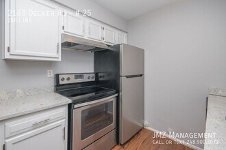 2163 Decker Rd in Walled Lake, MI - Building Photo - Building Photo