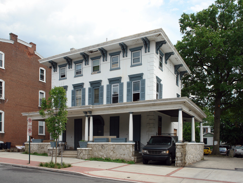 1040 Dekalb St in Norristown, PA - Building Photo