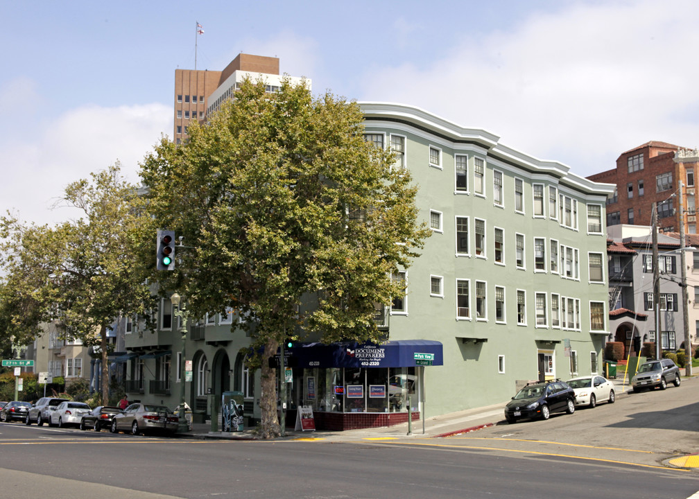 240 Grand in Oakland, CA - Foto de edificio