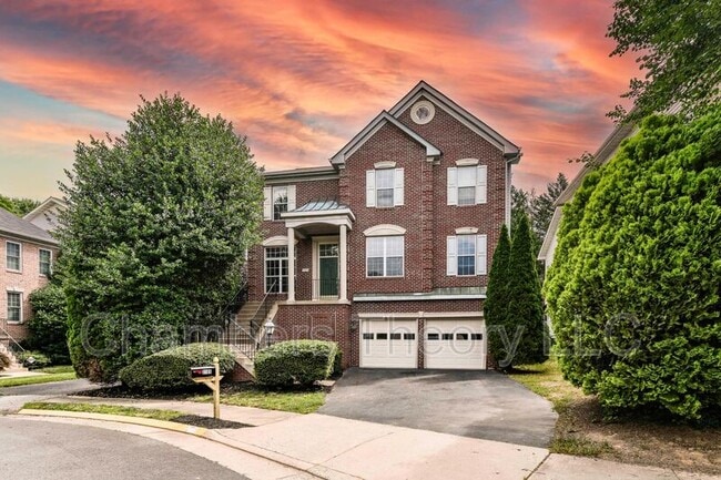 property at 3105 White Daisy Pl