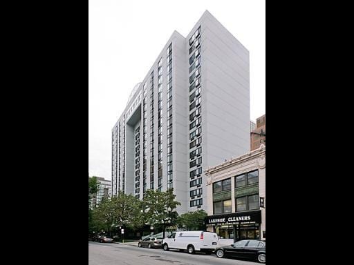 property at 1221 N Dearborn St