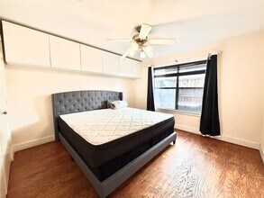 8638 Meadowcroft Dr in Houston, TX - Building Photo - Building Photo