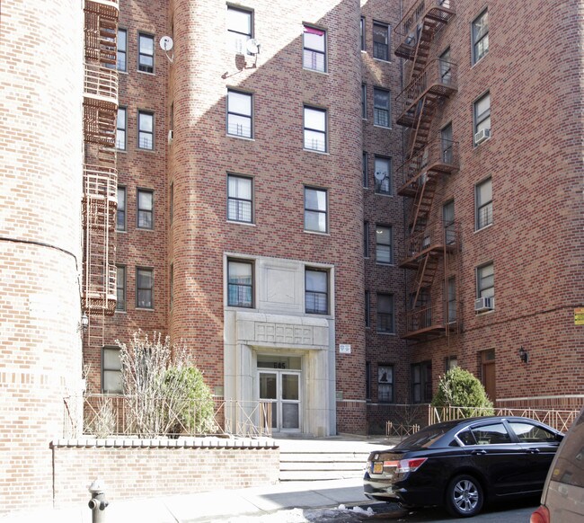 645 E 231st St in Bronx, NY - Foto de edificio - Building Photo