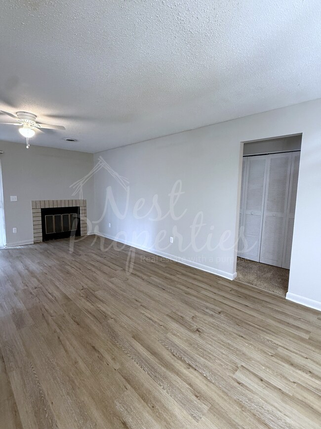 1211 Metze Rd in Columbia, SC - Foto de edificio - Building Photo