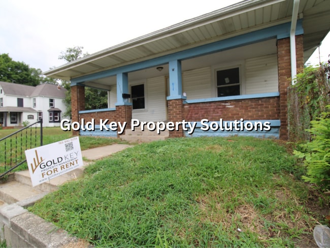 property at 1330 W 6th St