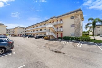 4341 NW 16th St in Lauderhill, FL - Building Photo - Building Photo