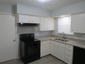 2212 Arcady Ln in Lancaster, TX - Building Photo - Building Photo