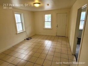 217 Pen Argyl St in Pen Argyl, PA - Foto de edificio - Building Photo