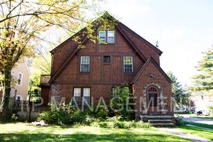 1294 Winston Rd in South Euclid, OH - Building Photo