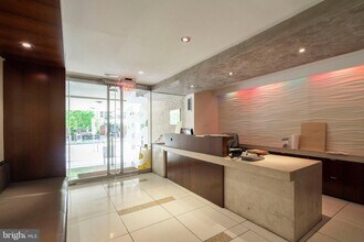 1325 18th St NW, Unit 807 in Washington, DC - Building Photo - Building Photo