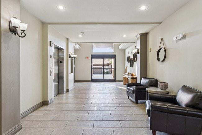 14000 N 94th St in Scottsdale, AZ - Foto de edificio - Building Photo