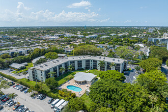 Banyan Tree Village in Delray Beach, FL - Building Photo - Building Photo