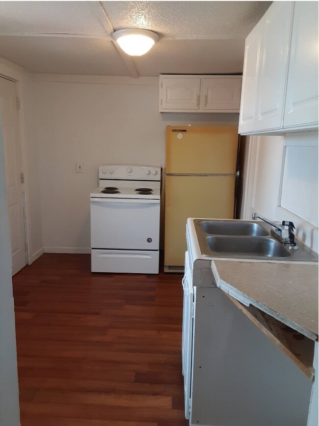 4847 W Kimberly Rd Apartments and Nearby Davenport Apartments For Rent