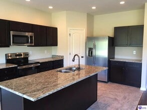 166 Shirley Blvd in Vine Grove, KY - Building Photo - Building Photo