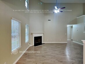 1923 Tulip Petal Rd in Auburn, GA - Foto de edificio - Building Photo