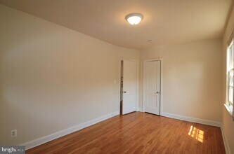 4482 MacArthur Blvd NW in Washington, DC - Building Photo - Building Photo