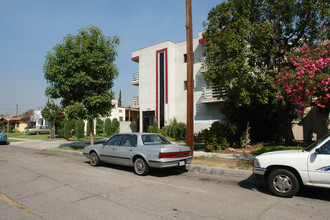 1133 Orange Grove Ave in Glendale, CA - Building Photo - Building Photo