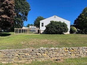 121 Riverview Ave in Groton, CT - Building Photo - Building Photo
