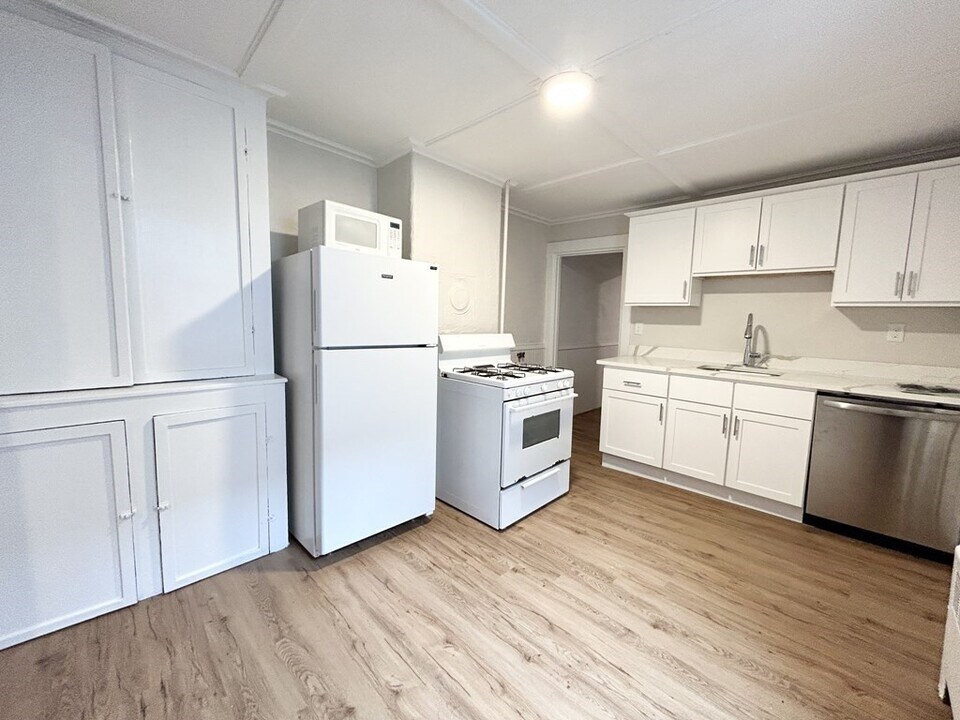 19 Saratoga St in Boston, MA - Building Photo