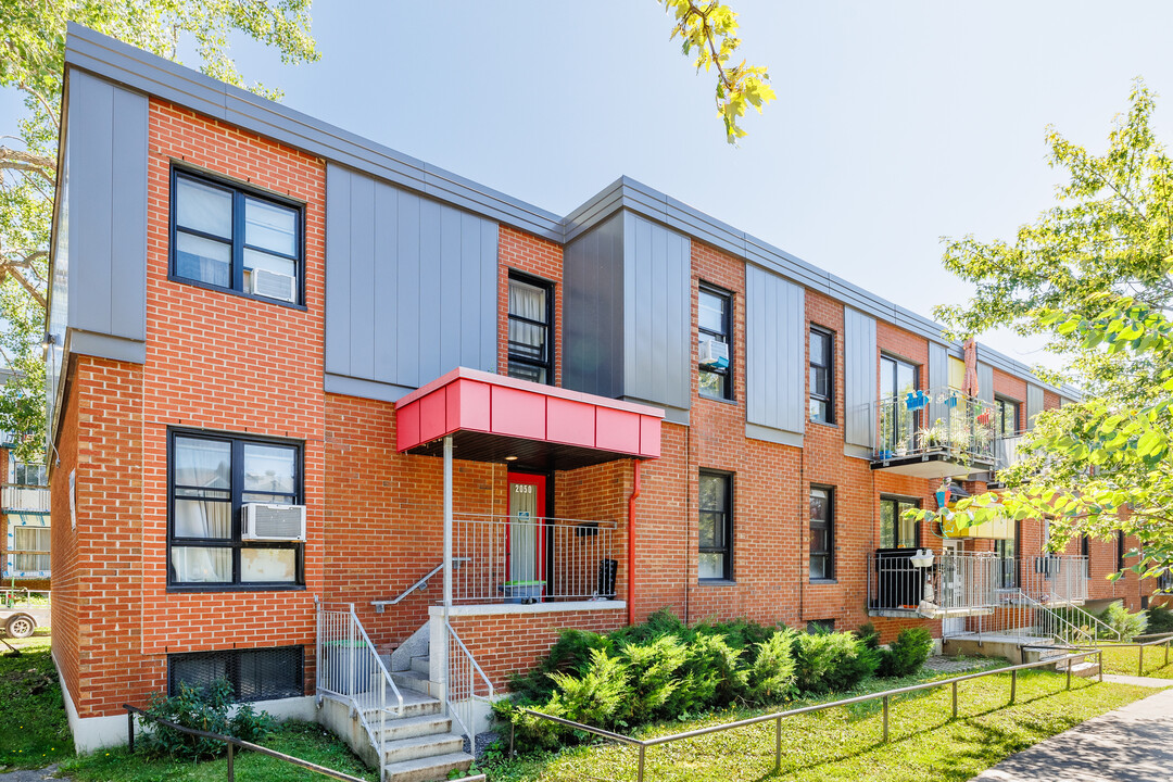 2080 Workman Rue in Montréal, QC - Building Photo