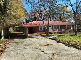 115 Simpson St in Iva, SC - Building Photo