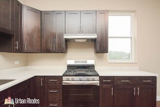 2637 W Potomac Ave, Unit J00W in Chicago, IL - Building Photo - Building Photo