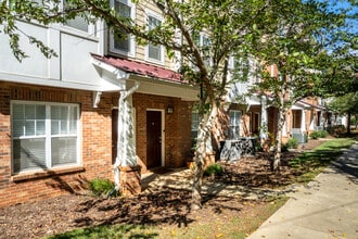 Elizabeth Court Condos in Charlotte, NC - Building Photo - Building Photo