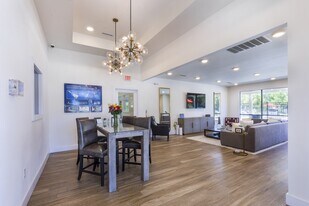 Aventura at Towne Centre in Ellisville, MO - Building Photo