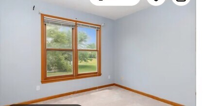 5261 Oakbrook Dr in Saginaw, MI - Building Photo - Building Photo