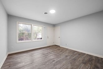 221 Park Ln in Clarksville, TN - Building Photo - Building Photo