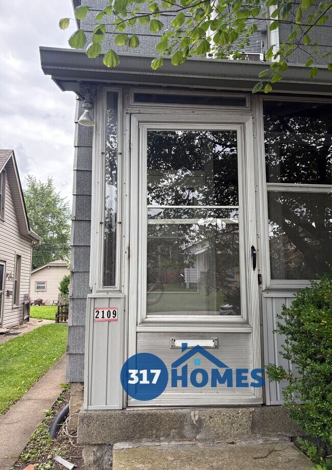 2109 S Garfield Dr in Indianapolis, IN - Building Photo - Building Photo