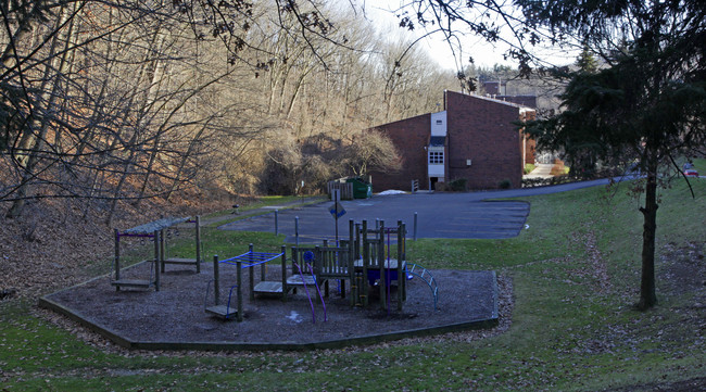 Valley Terrace Apartments in Aliquippa, PA - Building Photo - Building Photo