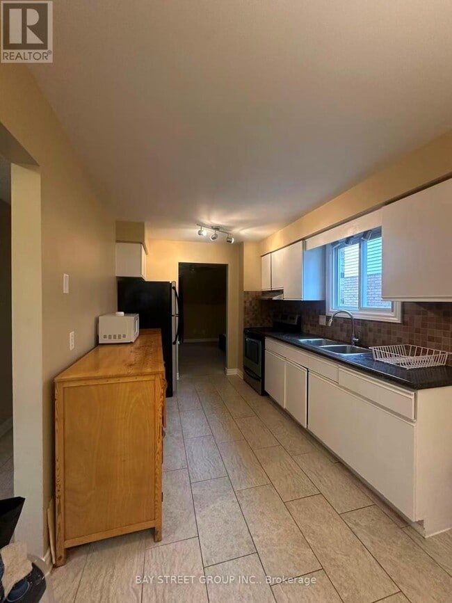 135 Walmer Gardens in London, ON - Building Photo - Building Photo